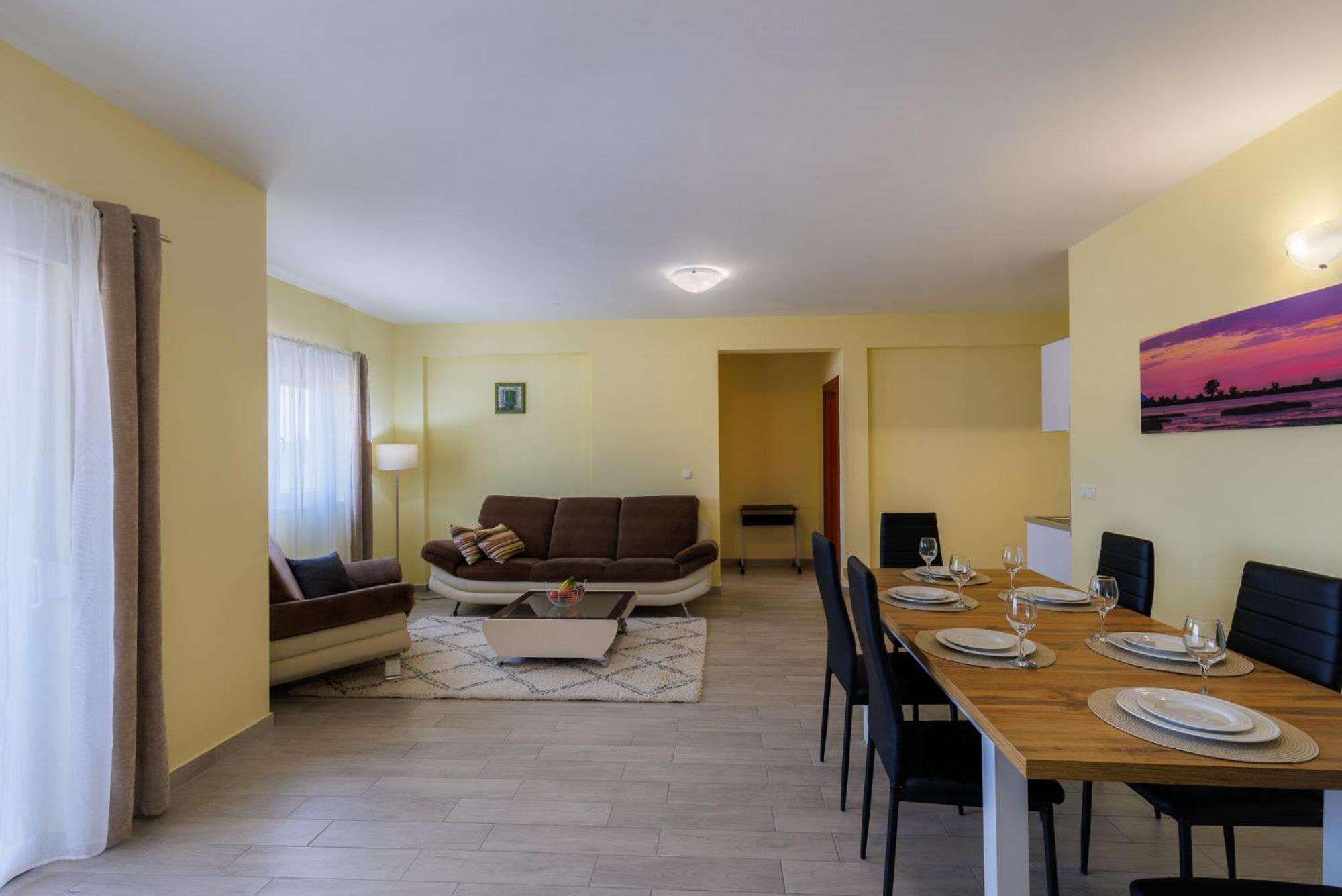 קומרנה Apartman Maja מראה חיצוני תמונה