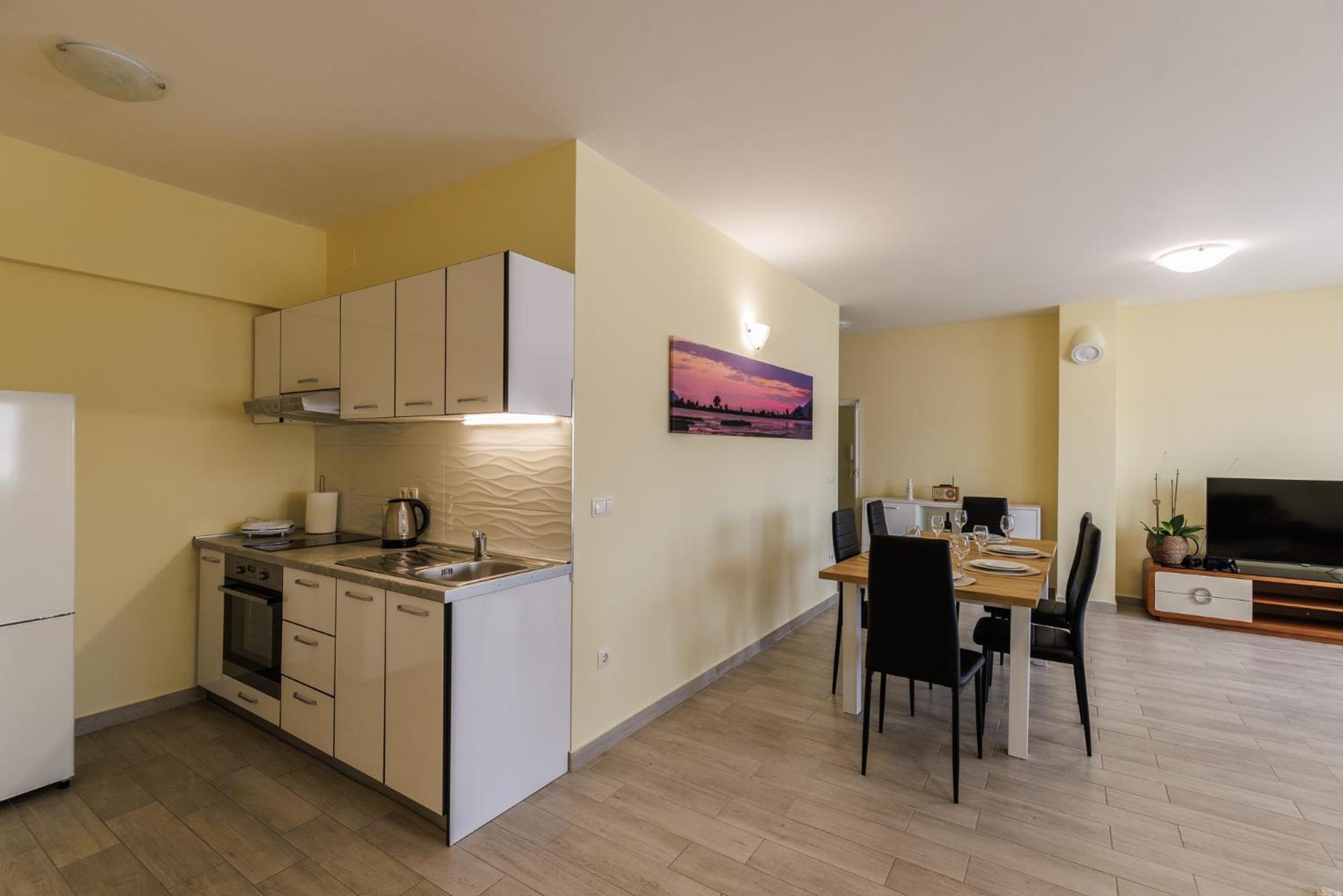 קומרנה Apartman Maja מראה חיצוני תמונה